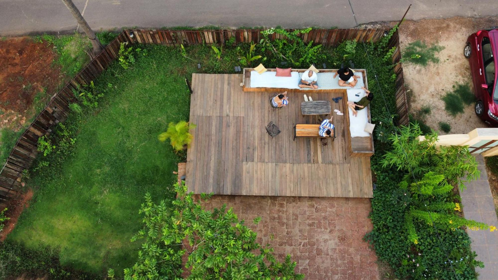 Caju Grove - The Big Yellow Goan House Bed & Breakfast